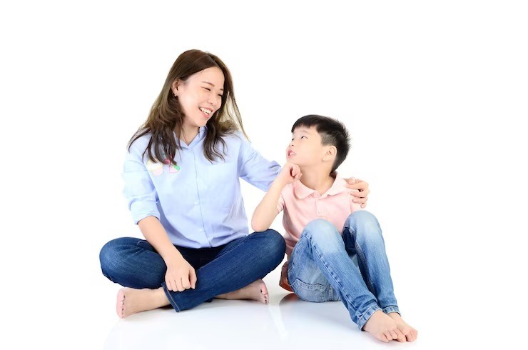 cara mendidik anak keras kepala, anak berkemauan kuat, disiplin positif anak, strategi pengasuhan anak mandiri, cara menghadapi anak sulit diatur, tips parenting bunda muda, komunikasi efektif orang tua dan anak, pola asuh anak kuat karakter.